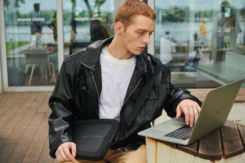 XD Design 16" Laptop Tasche schwarz, grau bedrucken, Art.-Nr. P706.231