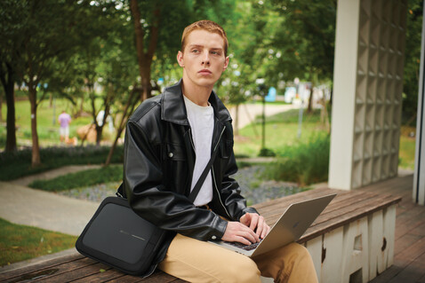 XD Design 16" Laptop Tasche schwarz, grau bedrucken, Art.-Nr. P706.231