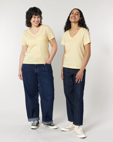 Stella Isla - Das Damen-T-Shirt mit V-Ausschnitt - Butter - L bedrucken, Art.-Nr. STTW176C0781L