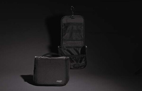Swiss Peak Lohan AWARE™ Kosmetiktasche schwarz bedrucken, Art.-Nr. P820.851 Swiss Peak Lohan AWARE™ Kosmetiktasche schwarz bedrucken, Art.-Nr. P820.851