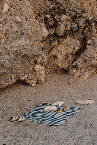 VINGA Alba GRS rPET kleine Picknickdecke navy blau bedrucken, Art.-Nr. V459015 VINGA Alba GRS rPET kleine Picknickdecke navy blau bedrucken, Art.-Nr. V459015