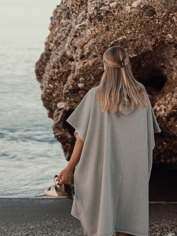 VINGA Tolo Hamam Frottee Strandponcho grau, off white bedrucken, Art.-Nr. V417202 VINGA Tolo Hamam Frottee Strandponcho grau, off white bedrucken, Art.-Nr. V417202