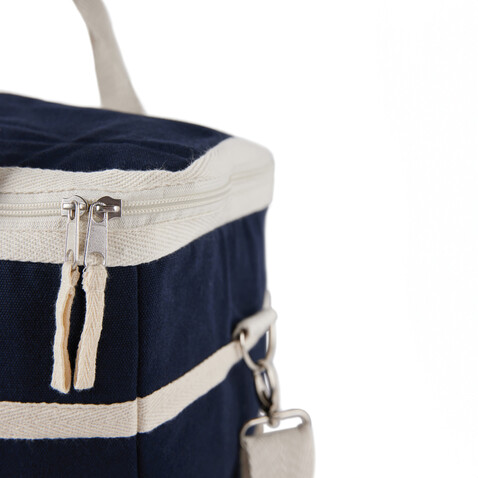 VINGA Volonne AWARE™ Kühlkorb aus recyceltem Canvas blau, off white bedrucken, Art.-Nr. V422105 VINGA Volonne AWARE™ Kühlkorb aus recyceltem Canvas blau, off white bedrucken, Art.-Nr. V422105