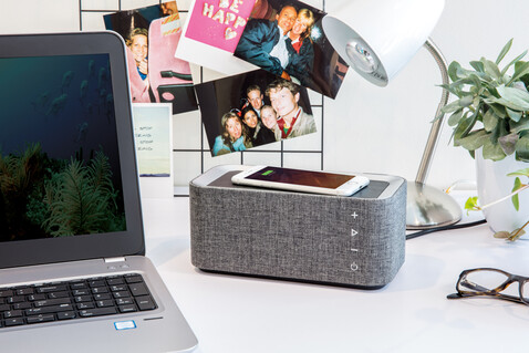 Vogue Wireless-Charger Lautsprecher grau, schwarz bedrucken, Art.-Nr. P328.072 Vogue Wireless-Charger Lautsprecher grau, schwarz bedrucken, Art.-Nr. P328.072