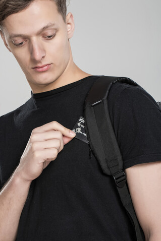 Urban schnitthemmender Anti-Diebstahl-Rucksack grau, schwarz bedrucken, Art.-Nr. P705.642 Urban schnitthemmender Anti-Diebstahl-Rucksack grau, schwarz bedrucken, Art.-Nr. P705.642