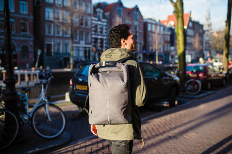 Urban schnitthemmender Anti-Diebstahl-Rucksack grau, schwarz bedrucken, Art.-Nr. P705.642 Urban schnitthemmender Anti-Diebstahl-Rucksack grau, schwarz bedrucken, Art.-Nr. P705.642
