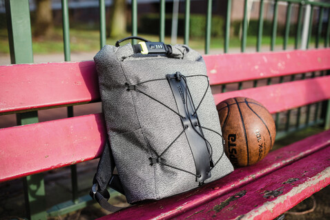 Urban schnitthemmender Anti-Diebstahl-Rucksack grau, schwarz bedrucken, Art.-Nr. P705.642 Urban schnitthemmender Anti-Diebstahl-Rucksack grau, schwarz bedrucken, Art.-Nr. P705.642
