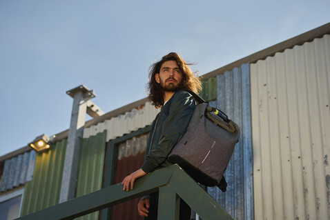 Urban schnitthemmender Anti-Diebstahl-Rucksack grau, schwarz bedrucken, Art.-Nr. P705.642 Urban schnitthemmender Anti-Diebstahl-Rucksack grau, schwarz bedrucken, Art.-Nr. P705.642