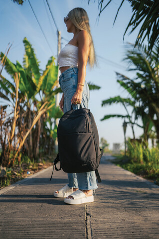 Swiss Peak AWARE™ moderner 15,6" Laptop-Rucksack schwarz bedrucken, Art.-Nr. P763.101