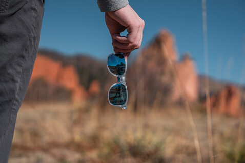 Gleam Sonnenbrille aus RCS rec. PC mit verspiegelten Gläsern blau, weiß bedrucken, Art.-Nr. P453.8705 Gleam Sonnenbrille aus RCS rec. PC mit verspiegelten Gläsern blau, weiß bedrucken, Art.-Nr. P453.8705