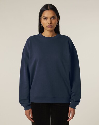 Radder 2.0 - Das Oversized Rundhals-Unisex-Sweatshirt - French Navy - L bedrucken, Art.-Nr. STSU208C7271L Radder 2.0 - Das Oversized Rundhals-Unisex-Sweatshirt - French Navy - L bedrucken, Art.-Nr. STSU208C7271L