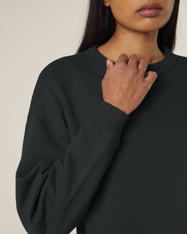 Stella Paloma - Das Oversized Damen-Rundhals-Sweatshirt - Black - L bedrucken, Art.-Nr. STSW218C0021L Stella Paloma - Das Oversized Damen-Rundhals-Sweatshirt - Black - L bedrucken, Art.-Nr. STSW218C0021L