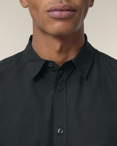 Stanley Styler Shirt - Das Herren-Popelinehemd - Black - S bedrucken, Art.-Nr. STWM969C0021S Stanley Styler Shirt - Das Herren-Popelinehemd - Black - S bedrucken, Art.-Nr. STWM969C0021S