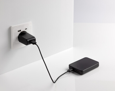 Boostcore 5.000mAh Powerbank aus RCS rec. Kunststoff schwarz bedrucken, Art.-Nr. P322.5501 Boostcore 5.000mAh Powerbank aus RCS rec. Kunststoff schwarz bedrucken, Art.-Nr. P322.5501