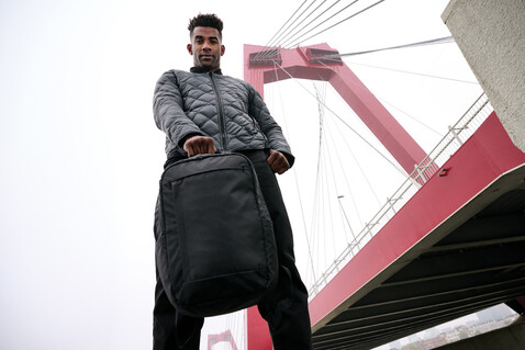Swiss Peak Aware™ Edin 100% RPET 15,6" Laptop Rucksack schwarz bedrucken, Art.-Nr. P763.4801 Swiss Peak Aware™ Edin 100% RPET 15,6" Laptop Rucksack schwarz bedrucken, Art.-Nr. P763.4801