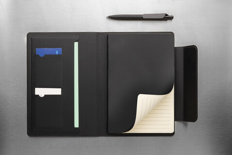 Stuart Magnet-Portfolio A5 aus RCS-zertifiziertem rPU schwarz bedrucken, Art.-Nr. P774.6301 Stuart Magnet-Portfolio A5 aus RCS-zertifiziertem rPU schwarz bedrucken, Art.-Nr. P774.6301