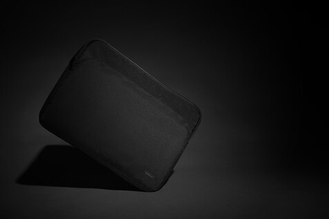 Swiss Peak Aware™ RPET Essential 15.6" Laptop Sleeve schwarz bedrucken, Art.-Nr. P788.1601 Swiss Peak Aware™ RPET Essential 15.6" Laptop Sleeve schwarz bedrucken, Art.-Nr. P788.1601