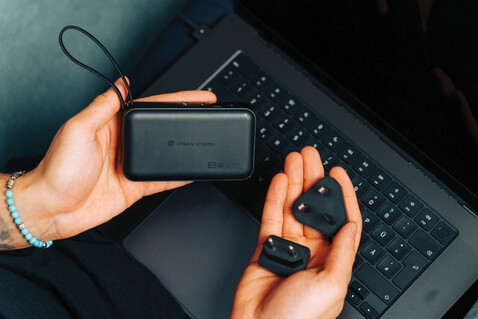 Urban Vitamin Eureka RCS rec. 65W-10.000mAh Hybrid-Ladegerät schwarz bedrucken, Art.-Nr. P301.9901