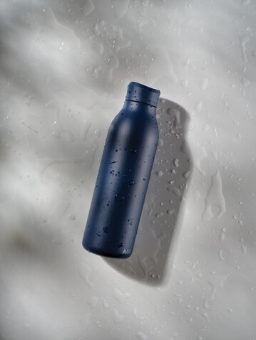 Avira Alok 360 Klick-Wasserflasche aus RCS rec. Stahl, 600ml navy blau bedrucken, Art.-Nr. P438.0925 Avira Alok 360 Klick-Wasserflasche aus RCS rec. Stahl, 600ml navy blau bedrucken, Art.-Nr. P438.0925