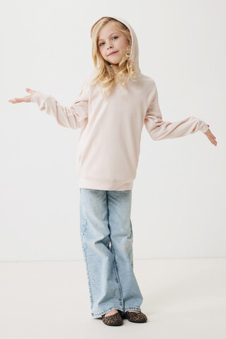 IQONIQ Yengo KidsHoodie mit Seitentaschen aus rec. Baumwolle cloud pink bedrucken, Art.-Nr. T6404.039.78 IQONIQ Yengo KidsHoodie mit Seitentaschen aus rec. Baumwolle cloud pink bedrucken, Art.-Nr. T6404.039.78