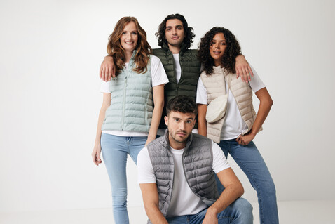 IQONIQ Meru Herren Bodywarmer aus recyceltem Polyester Silbergrau bedrucken, Art.-Nr. T1702.035.XXXL IQONIQ Meru Herren Bodywarmer aus recyceltem Polyester Silbergrau bedrucken, Art.-Nr. T1702.035.XXXL