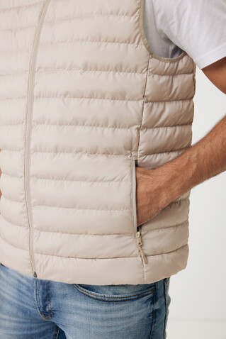 IQONIQ Meru Herren Bodywarmer aus recyceltem Polyester beige bedrucken, Art.-Nr. T1702.030.L IQONIQ Meru Herren Bodywarmer aus recyceltem Polyester beige bedrucken, Art.-Nr. T1702.030.L