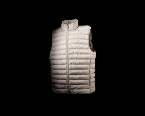 IQONIQ Meru Herren Bodywarmer aus recyceltem Polyester beige bedrucken, Art.-Nr. T1702.030.L IQONIQ Meru Herren Bodywarmer aus recyceltem Polyester beige bedrucken, Art.-Nr. T1702.030.L