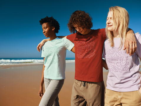 IQONIQ Brett T-Shirt aus recycelter Baumwolle burgunderrot bedrucken, Art.-Nr. T9107.007.S