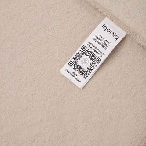 IQONIQ Zion Rundhals-Sweater aus recycelter Baumwolle desert bedrucken, Art.-Nr. T9300.006.M