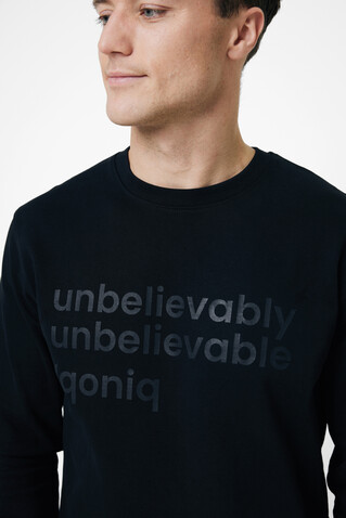 IQONIQ Zion Rundhals-Sweater aus recycelter Baumwolle schwarz bedrucken, Art.-Nr. T9300.001.XS