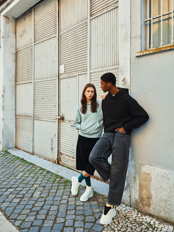 IQONIQ Yoho Relax-Hoodie aus recycelter Baumwolle schwarz bedrucken, Art.-Nr. T9402.001.XXS IQONIQ Yoho Relax-Hoodie aus recycelter Baumwolle schwarz bedrucken, Art.-Nr. T9402.001.XXS