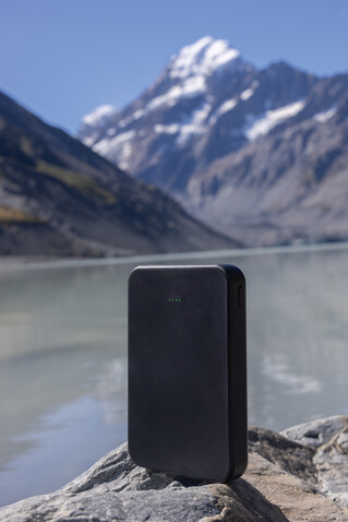 Boostcore 5.000mAh Powerbank aus RCS rec. Kunststoff schwarz bedrucken, Art.-Nr. P322.5501 Boostcore 5.000mAh Powerbank aus RCS rec. Kunststoff schwarz bedrucken, Art.-Nr. P322.5501