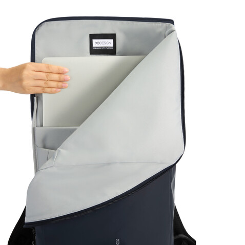 Urban wasserabweisender Flap-Top Rucksack navy blau, schwarz bedrucken, Art.-Nr. P706.2625 Urban wasserabweisender Flap-Top Rucksack navy blau, schwarz bedrucken, Art.-Nr. P706.2625