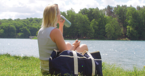 VINGA Volonne AWARE™ Strandtasche aus recyceltem Canvas blau, off white bedrucken, Art.-Nr. V762035 VINGA Volonne AWARE™ Strandtasche aus recyceltem Canvas blau, off white bedrucken, Art.-Nr. V762035