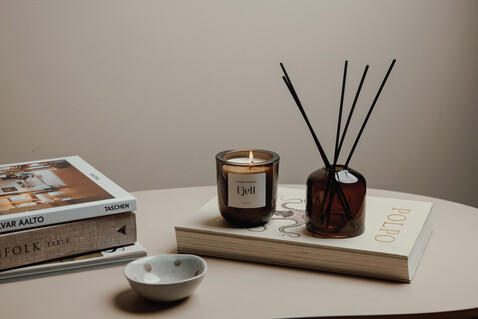VINGA Nordic Essence Ambiente-Set off white, dunkelbraun bedrucken, Art.-Nr. V2620619 VINGA Nordic Essence Ambiente-Set off white, dunkelbraun bedrucken, Art.-Nr. V2620619