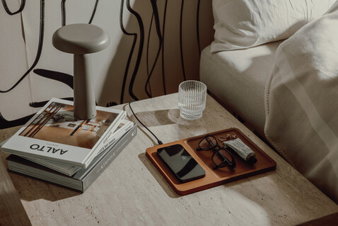 VINGA Timo RCS Desk-Charger und Ablage braun bedrucken, Art.-Nr. V3080009 VINGA Timo RCS Desk-Charger und Ablage braun bedrucken, Art.-Nr. V3080009