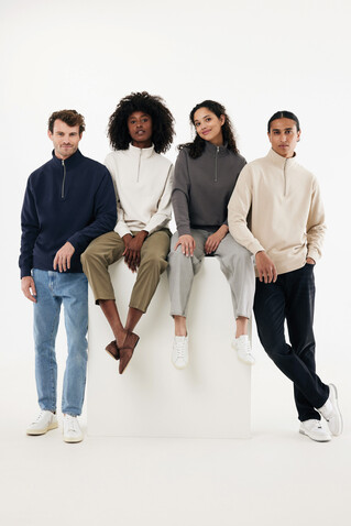 IQONIQ Elgon Quarter-Zip-Sweater aus rec. Baumwolle desert bedrucken, Art.-Nr. T9601.006.XL IQONIQ Elgon Quarter-Zip-Sweater aus rec. Baumwolle desert bedrucken, Art.-Nr. T9601.006.XL