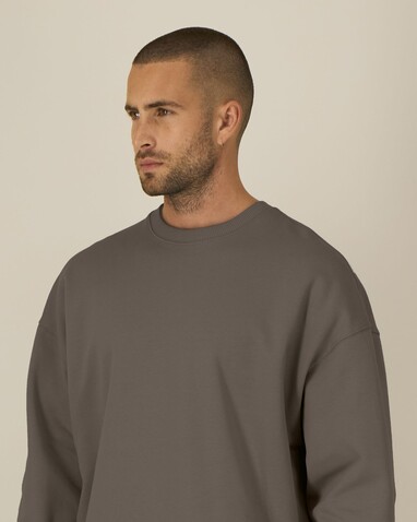 Radder 2.0 - Das Oversized Rundhals-Unisex-Sweatshirt - Mocha - XL bedrucken, Art.-Nr. STSU208C1351X Radder 2.0 - Das Oversized Rundhals-Unisex-Sweatshirt - Mocha - XL bedrucken, Art.-Nr. STSU208C1351X