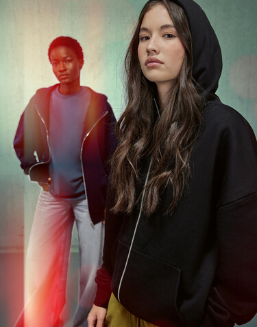 B & C Influence Zip Hood, Black, XS bedrucken, Art.-Nr. 209421011 B & C Influence Zip Hood, Black, XS bedrucken, Art.-Nr. 209421011