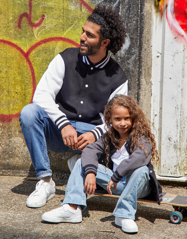 SG Originals Varsity Jacket Kids, Red/Snowwhite, 116 (5-6/M) bedrucken, Art.-Nr. 218524524 SG Originals Varsity Jacket Kids, Red/Snowwhite, 116 (5-6/M) bedrucken, Art.-Nr. 218524524