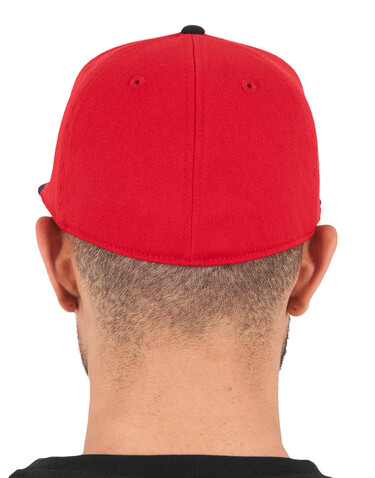 Flexfit Premium 210 Fitted 2-Tone, Black/Red, S/M bedrucken, Art.-Nr. 672681541