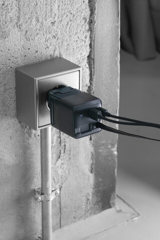 Urban Vitamin Mendocino 65W GaN-Charger mit einziehb. Kabel schwarz bedrucken, Art.-Nr. P301.2701 Urban Vitamin Mendocino 65W GaN-Charger mit einziehb. Kabel schwarz bedrucken, Art.-Nr. P301.2701