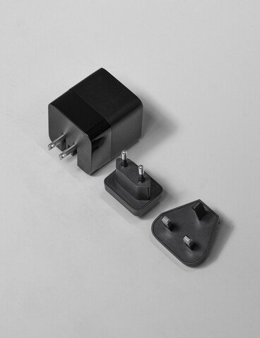 Urban Vitamin Mendocino 65W GaN-Charger mit einziehb. Kabel schwarz bedrucken, Art.-Nr. P301.2701 Urban Vitamin Mendocino 65W GaN-Charger mit einziehb. Kabel schwarz bedrucken, Art.-Nr. P301.2701
