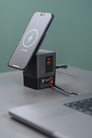 Urban Vitamin Sacramento 105W GaN Charger mit einz. Kabeln grau, schwarz bedrucken, Art.-Nr. P309.5402 Urban Vitamin Sacramento 105W GaN Charger mit einz. Kabeln grau, schwarz bedrucken, Art.-Nr. P309.5402