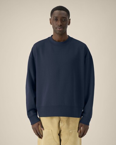 Ryler - Das Boxy Rundhals-Unisex-Sweatshirt aus recycelter Baumwolle - French Navy - 3XL bedrucken, Art.-Nr. STSU255C7273X Ryler - Das Boxy Rundhals-Unisex-Sweatshirt aus recycelter Baumwolle - French Navy - 3XL bedrucken, Art.-Nr. STSU255C7273X