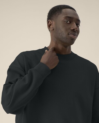 Ryler - Das Boxy Rundhals-Unisex-Sweatshirt aus recycelter Baumwolle - Black - S bedrucken, Art.-Nr. STSU255C0021S Ryler - Das Boxy Rundhals-Unisex-Sweatshirt aus recycelter Baumwolle - Black - S bedrucken, Art.-Nr. STSU255C0021S