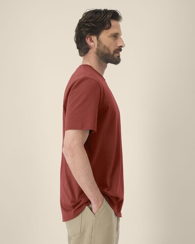 Creator 2.0 - Das Iconic Unisex-T-Shirt - Earthy Red - M bedrucken, Art.-Nr. STTU169C1501M