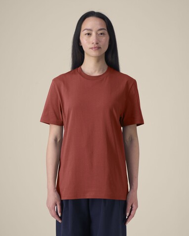 Creator 2.0 - Das Iconic Unisex-T-Shirt - Earthy Red - S bedrucken, Art.-Nr. STTU169C1501S