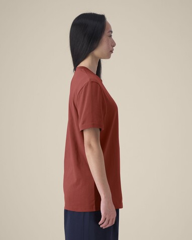 Creator 2.0 - Das Iconic Unisex-T-Shirt - Earthy Red - L bedrucken, Art.-Nr. STTU169C1501L