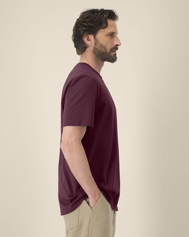 Creator 2.0 - Das Iconic Unisex-T-Shirt - Deep Plum - M bedrucken, Art.-Nr. STTU169C1511M